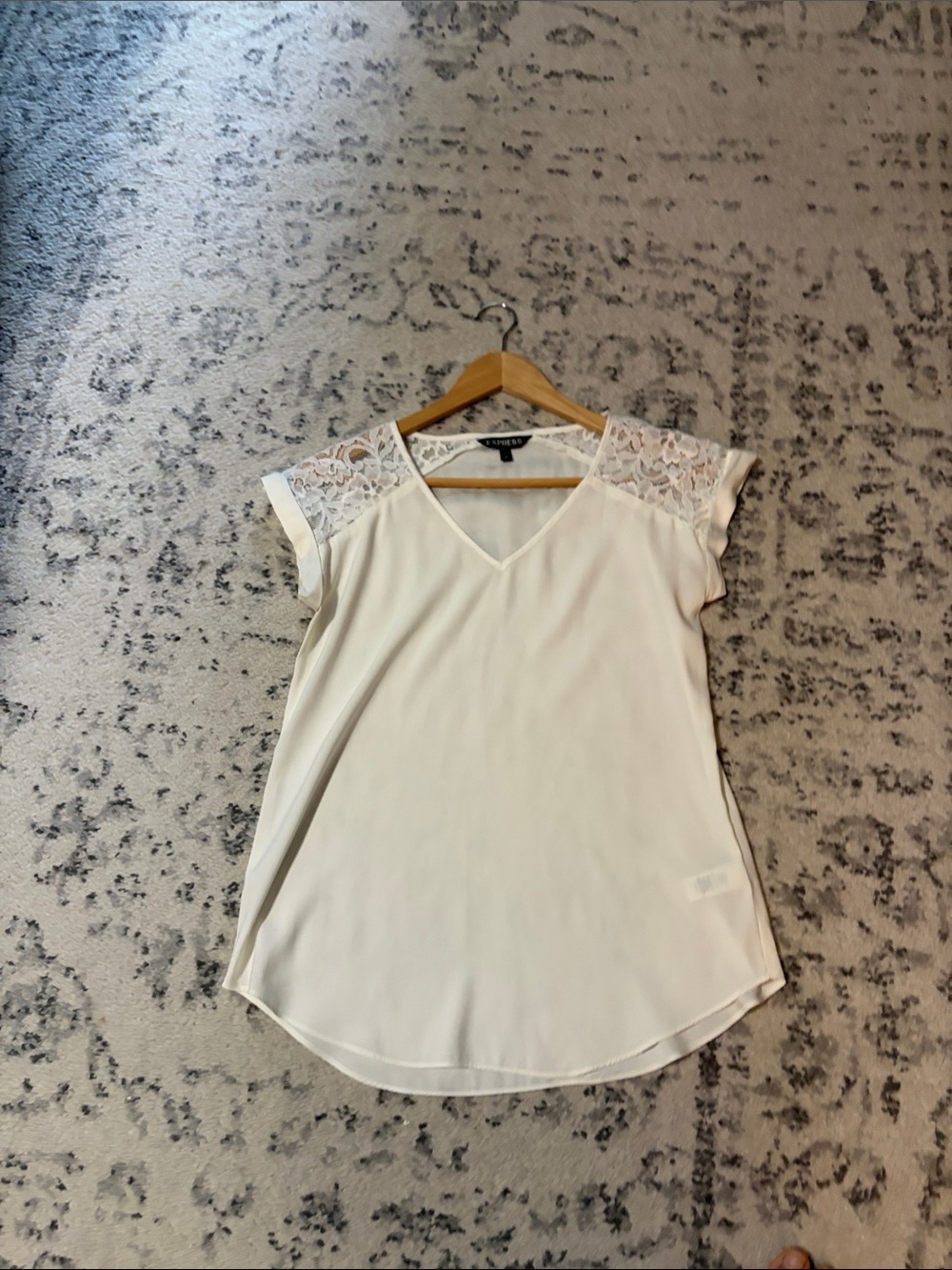 EXPRESS Womens Size XS Off White Cream Short Sleeve Mesh Shold V
Neck